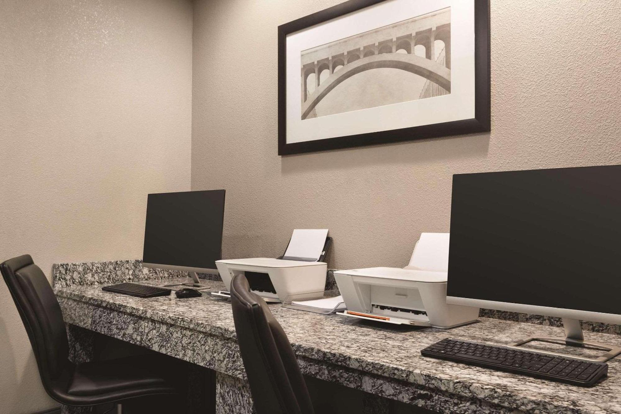 Country Inn & Suites By Radisson, Nashville Airport East, Tn Екстериор снимка