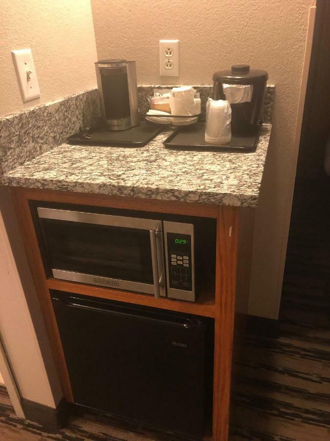 Country Inn & Suites By Radisson, Nashville Airport East, Tn Екстериор снимка