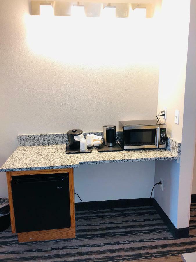 Country Inn & Suites By Radisson, Nashville Airport East, Tn Екстериор снимка